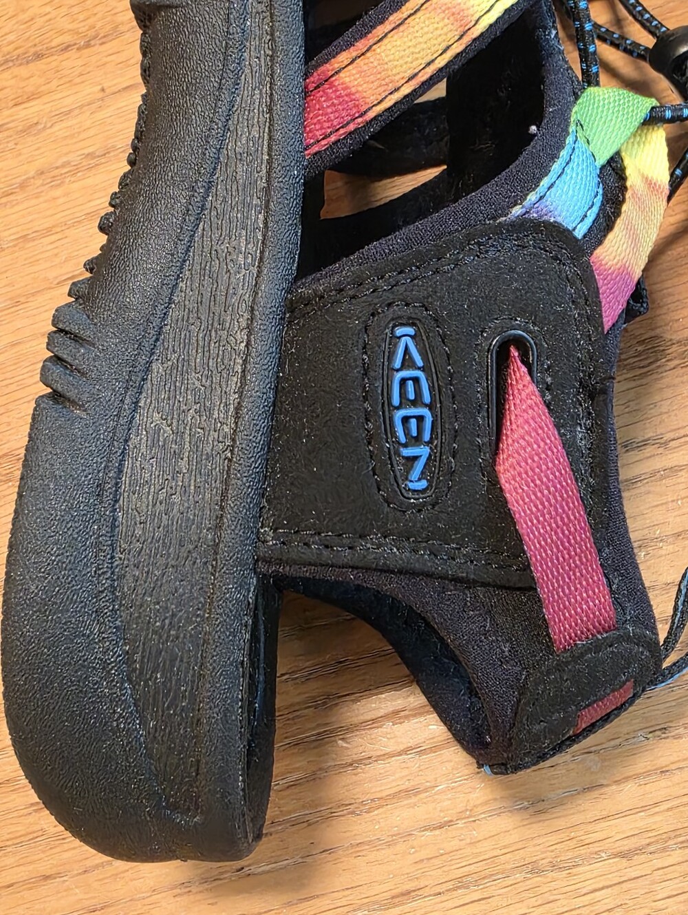 KEEN Whisper Women's 9.5 Sandals Original Tie Dye Rainbow Waterproof 1025038 - Picture 8 of 17